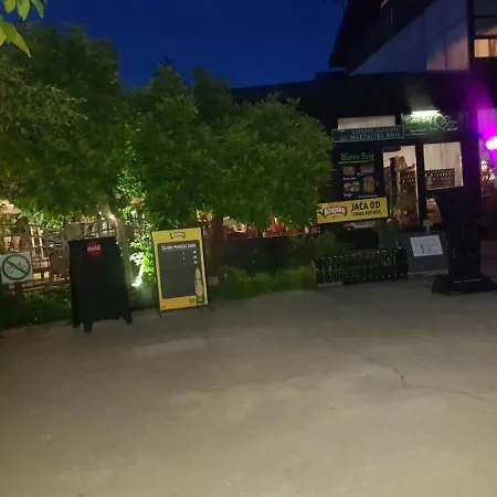 Apartmani Srce Mreznice Duga Resa Exterior photo